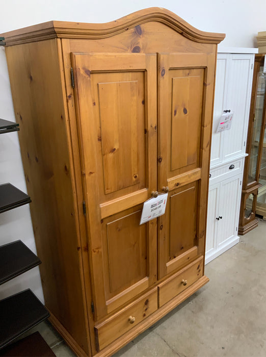 Armoire/Chest of Drawers